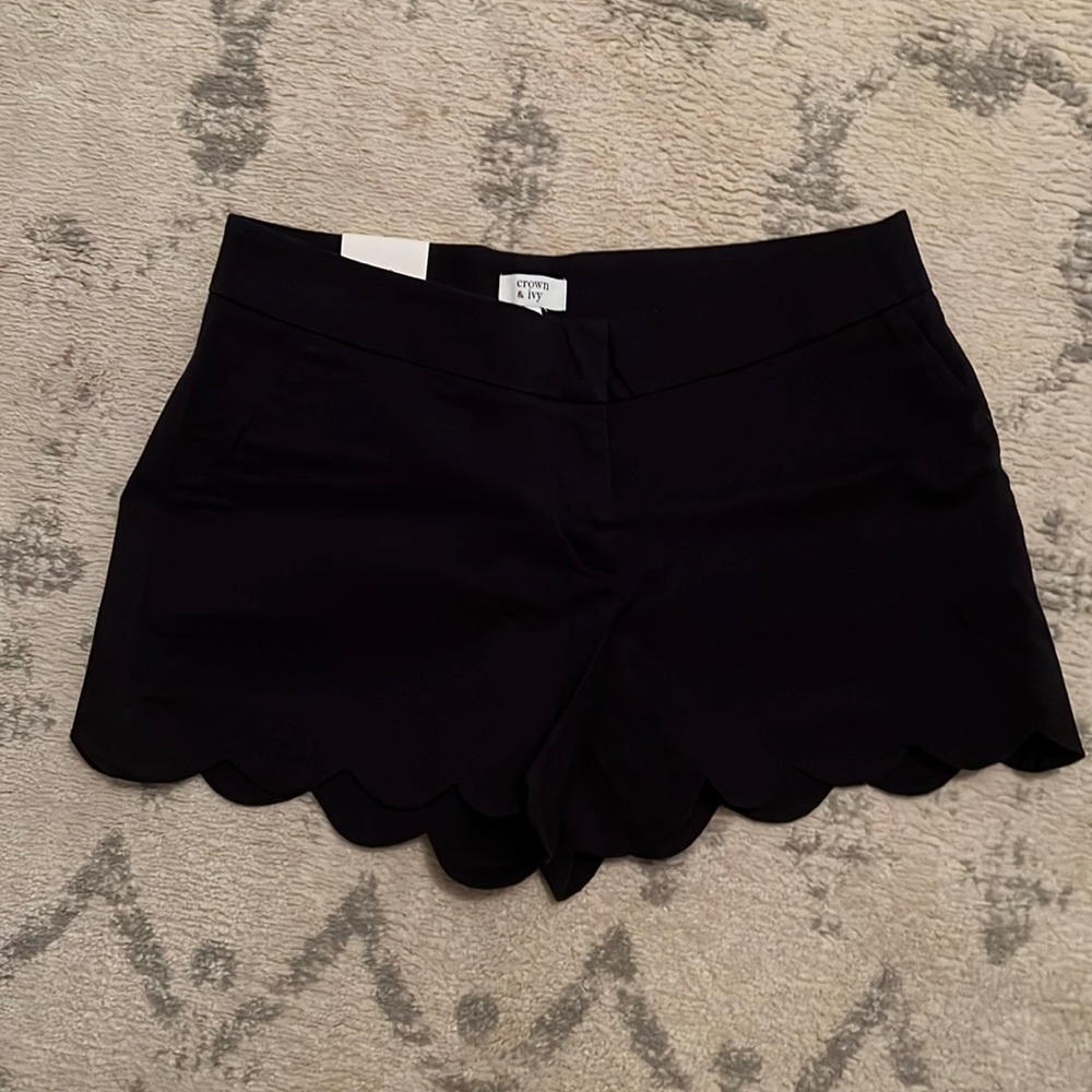 Crown and Ivy scalloped shorts, new with tags. Size 4.